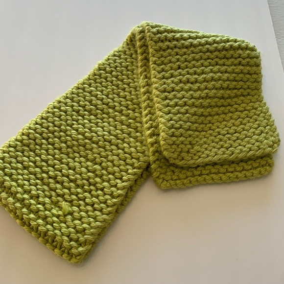 Handmade Chunky Green Knit Scarf - Picture 1 of 5
